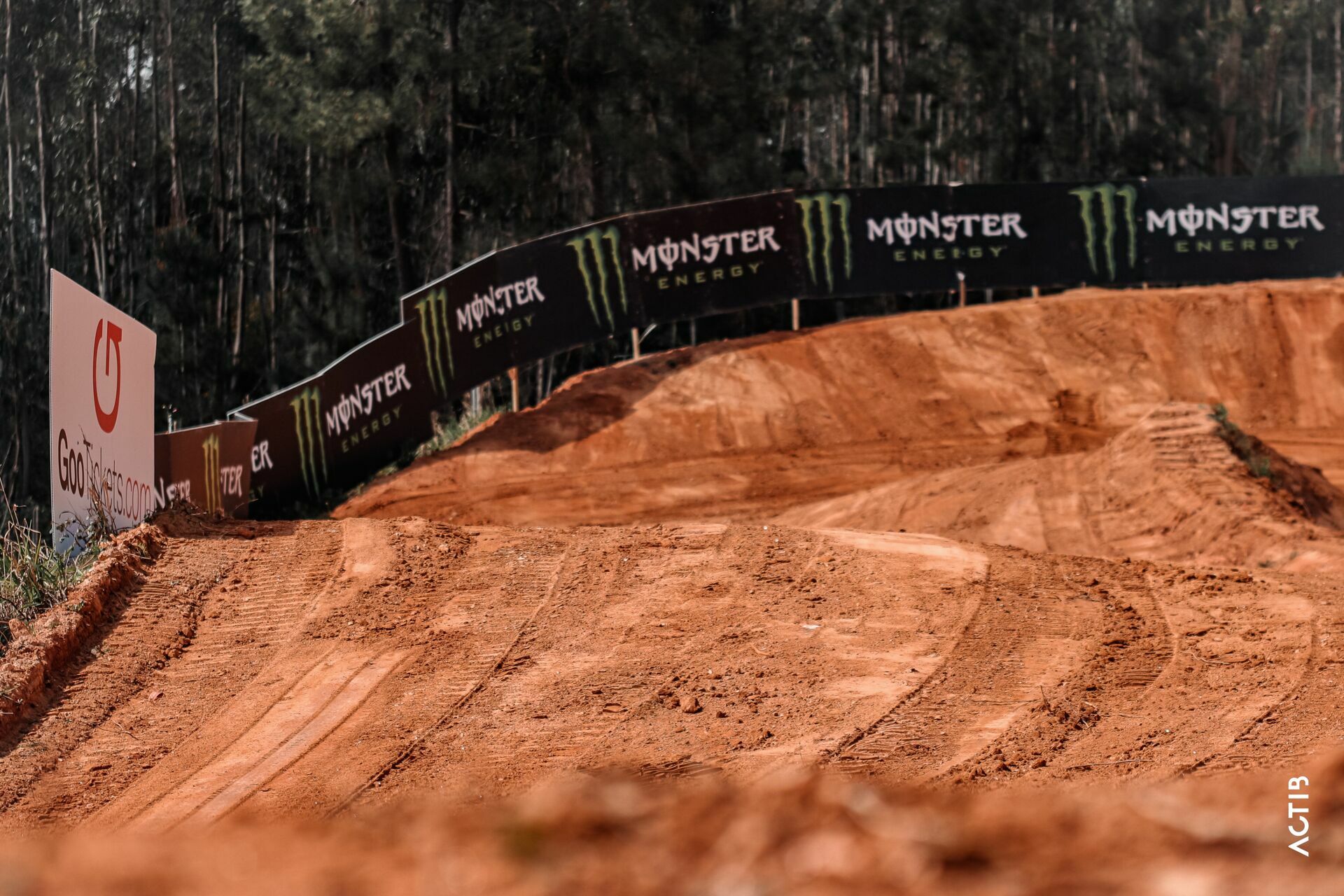 Foto As primeiras notícias direto de Agueda Portugal - MXGP Foto As primeiras notícias direto de Agueda Portugal - MXGP - Imagem 0